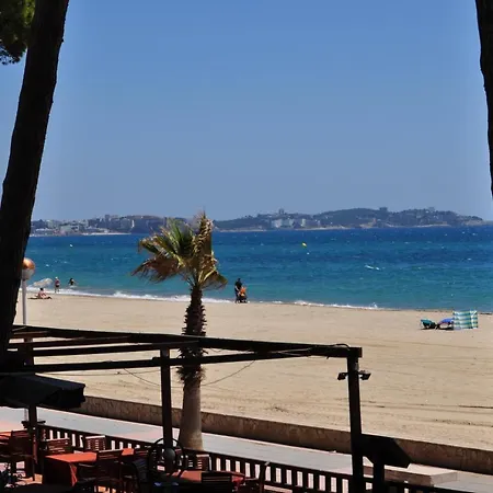 Primera Linea De Mar En Cambrils Exterior photo